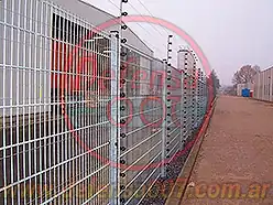 Instalación de cerco eléctrico autosostenido.