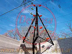 Instalación de cerco eléctrico sobre muro premoldeado. Zona Del Viso.